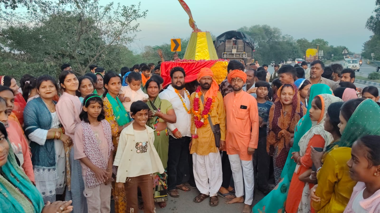 बगिया वाली काली माता मंदिर से पूर्णागिरी धाम के लिए अखंड ज्योति पदयात्रा रवाना,